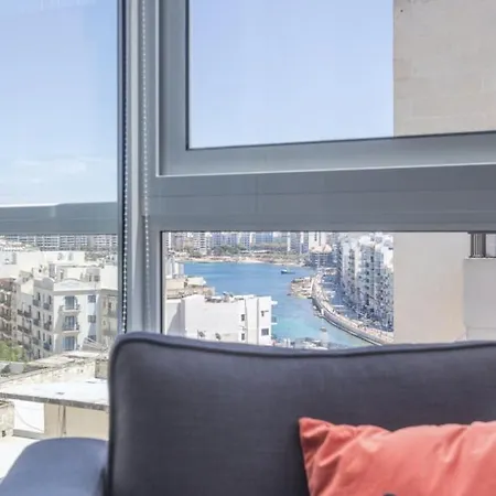 Seaviews & Style In Saint Julian's